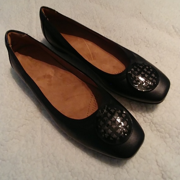 clarks black shoes size 6